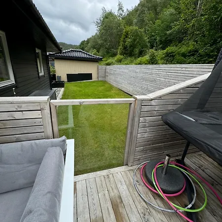 Villa Med Fantastisk Uteplass! 10 Sengeplasser!