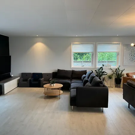 Med Fantastisk Uteplass! 10 Sengeplasser! Villa *