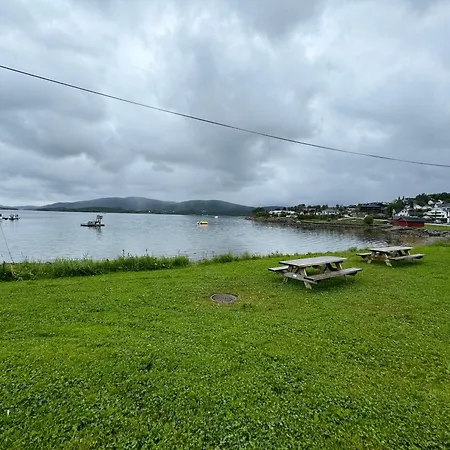 Med Fantastisk Uteplass! 10 Sengeplasser! * Ålesund