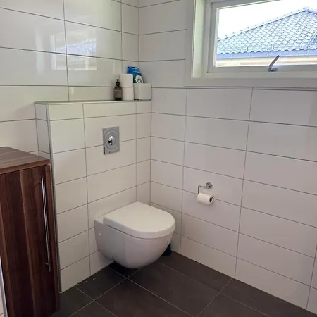 Med Fantastisk Uteplass! 10 Sengeplasser! Villa Ålesund