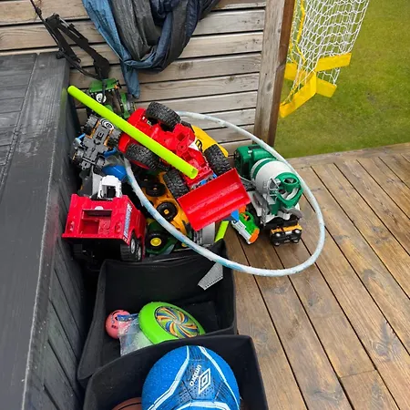 Med Fantastisk Uteplass! 10 Sengeplasser! Villa