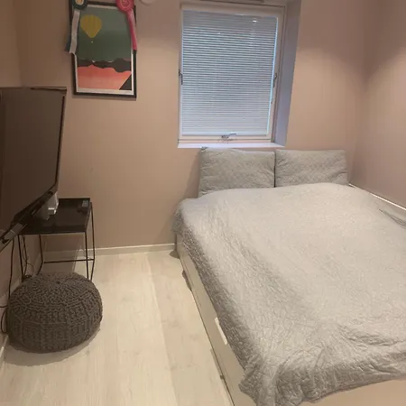 Villa Med Fantastisk Uteplass! 10 Sengeplasser! Ålesund