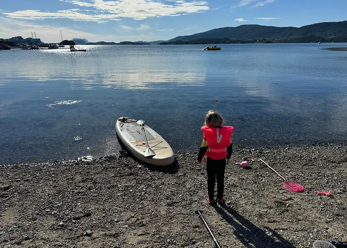 Villa Med Fantastisk Uteplass! 10 Sengeplasser! Ålesund