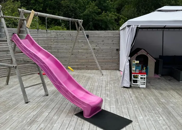 Med Fantastisk Uteplass! 10 Sengeplasser! * Ålesund