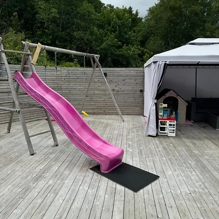 Med Fantastisk Uteplass! 10 Sengeplasser! * Олесунн